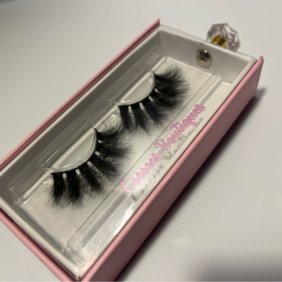Jasmine- Fluffy False Mink Eyelashes - Picture 1 of 3